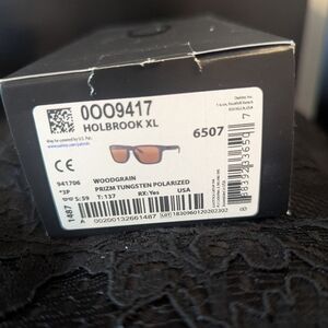 Oakley NWT Holbrook XL Sunglasses